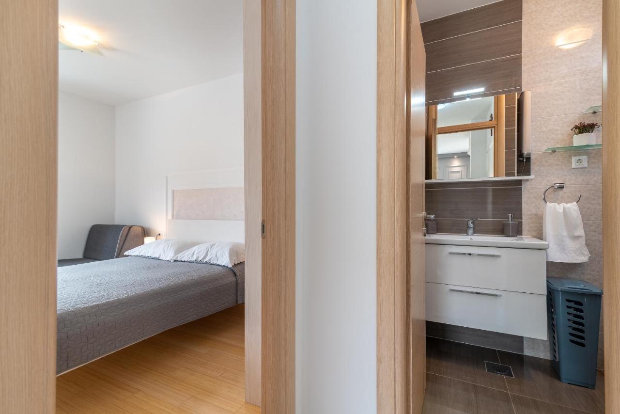Apartman Lorena Traù Esterno foto