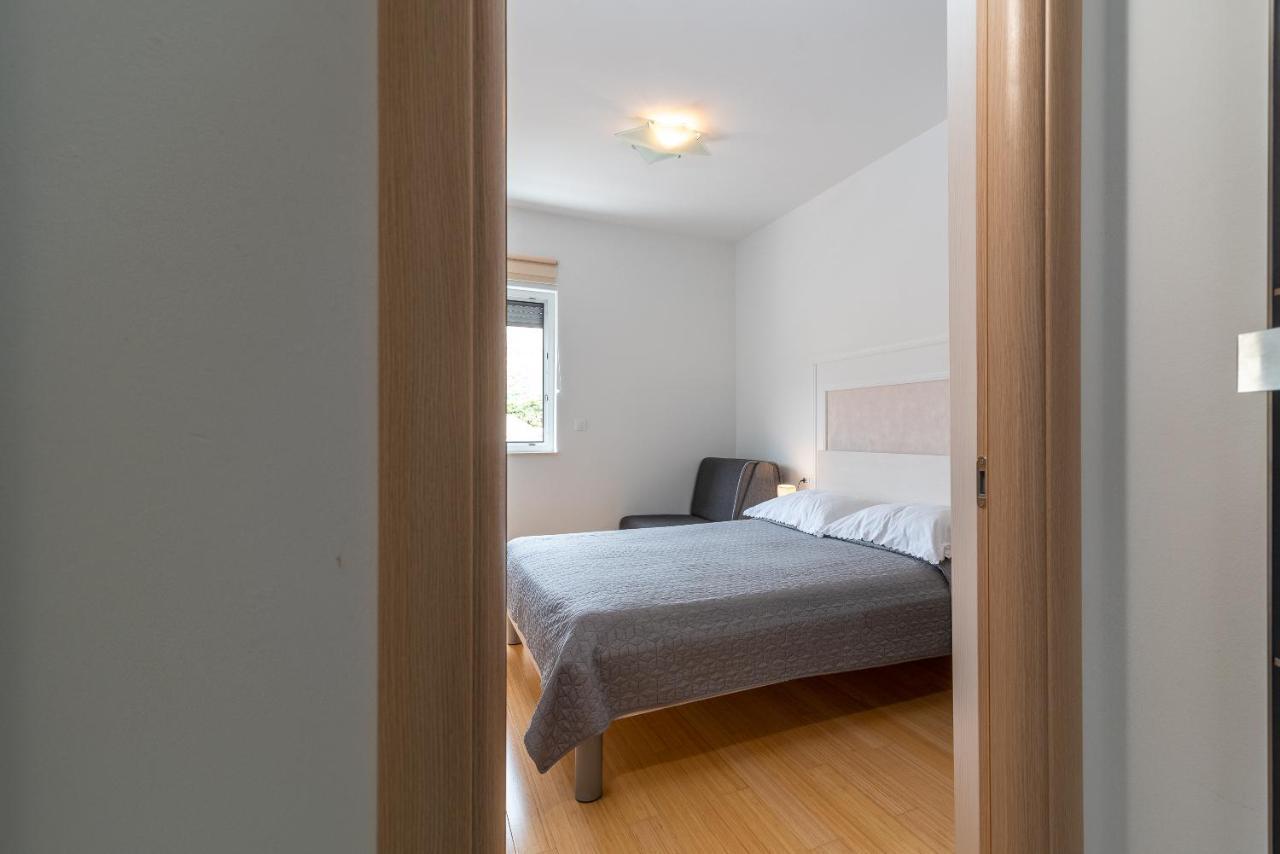 Apartman Lorena Traù Esterno foto