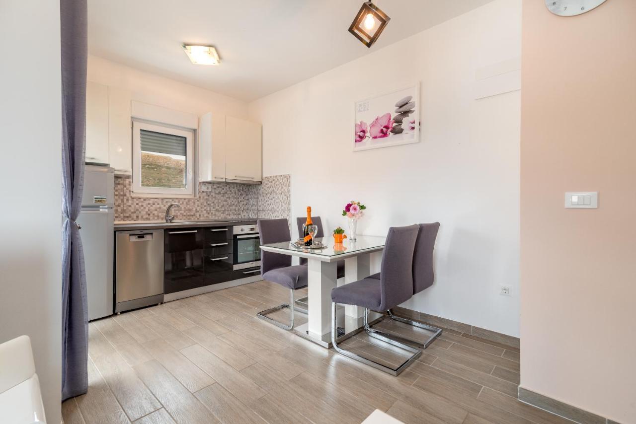 Apartman Lorena Traù Esterno foto