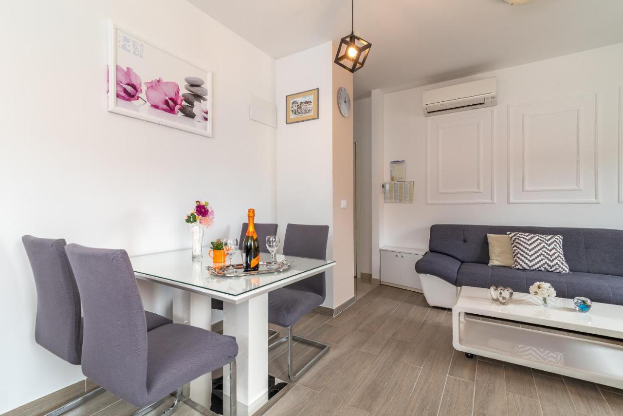 Apartman Lorena Traù Esterno foto