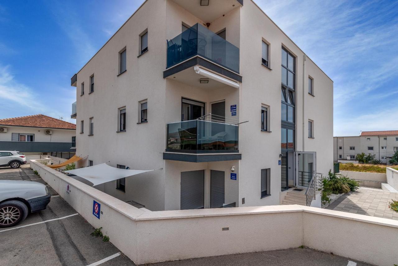 Apartman Lorena Traù Esterno foto