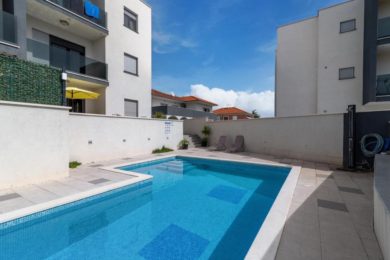 Apartman Lorena Traù Esterno foto