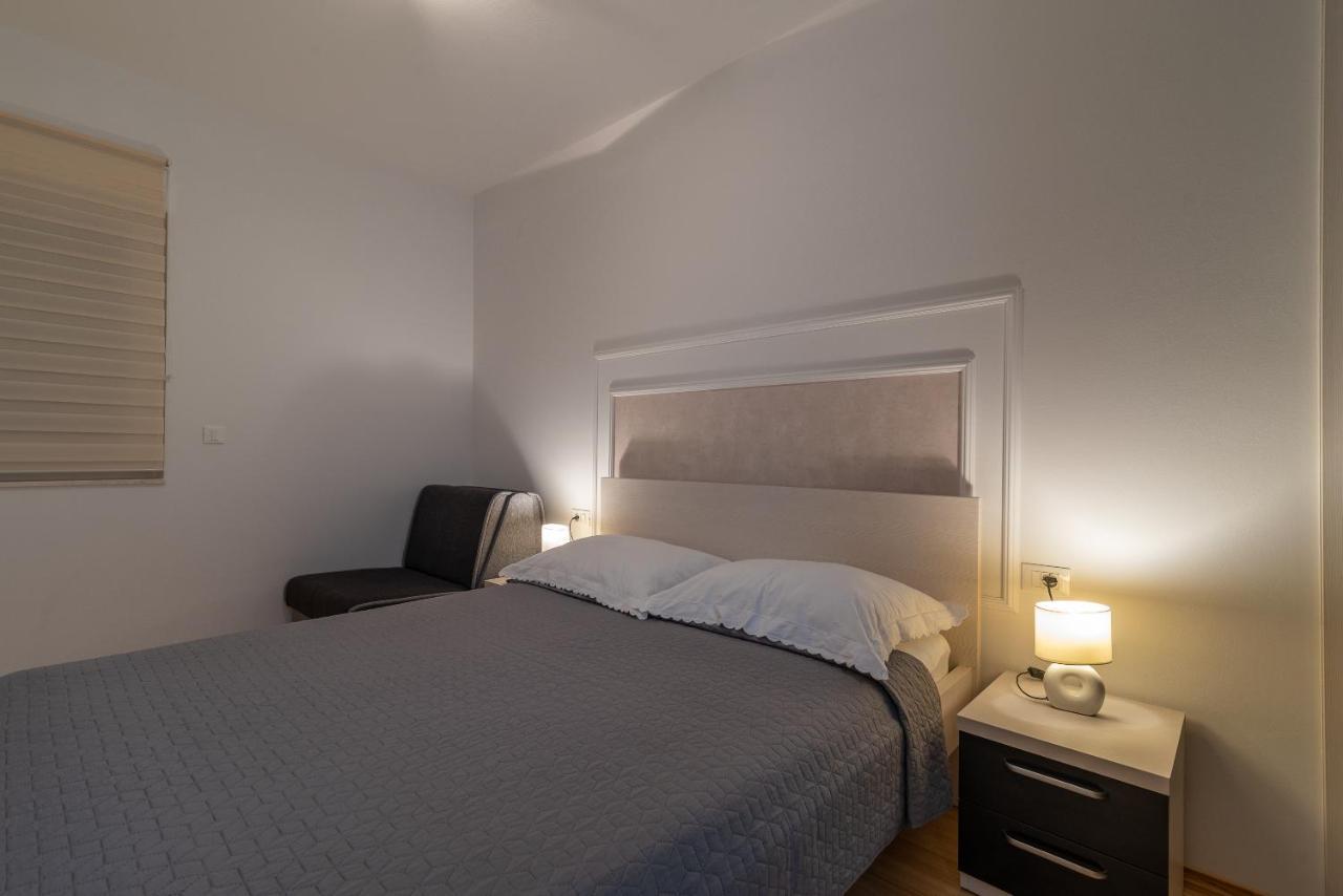 Apartman Lorena Traù Esterno foto